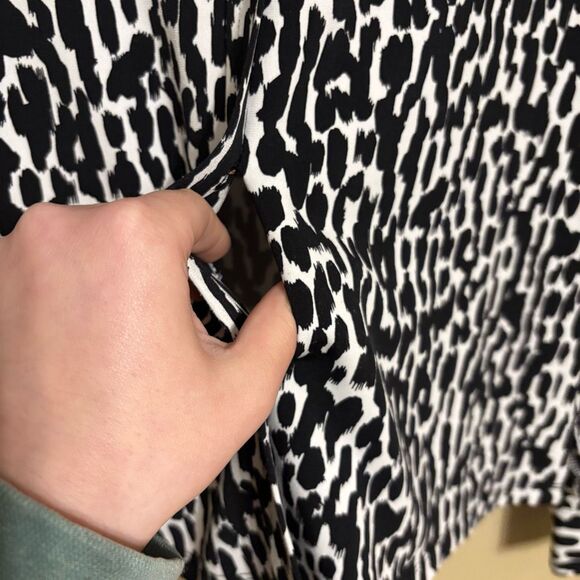 Calvin Klein Black White Animal Print Gold Button Down Blouse Petite Large - Picture 6 of 10
